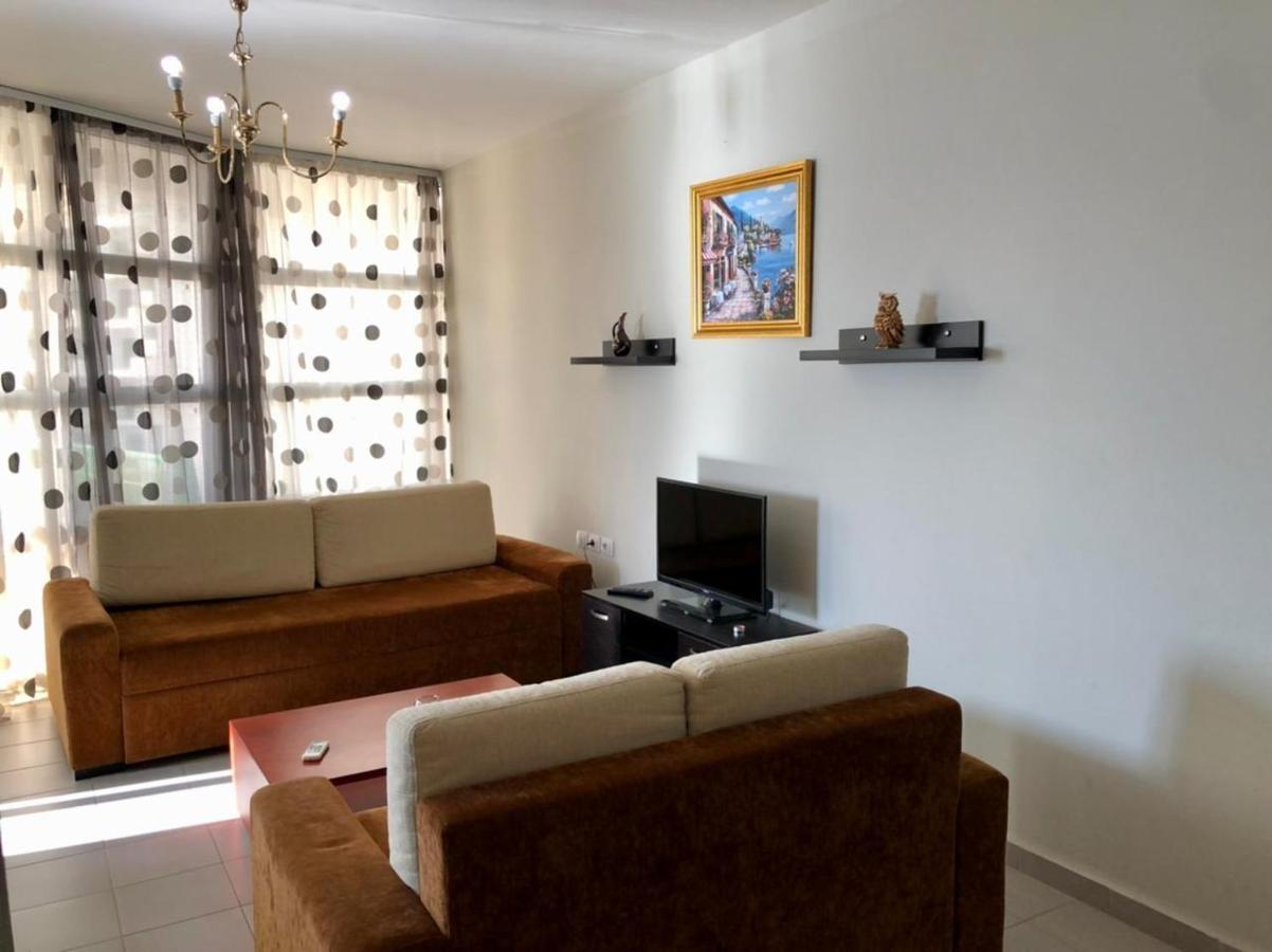 Lorenso Guest House Sarandë 외부 사진
