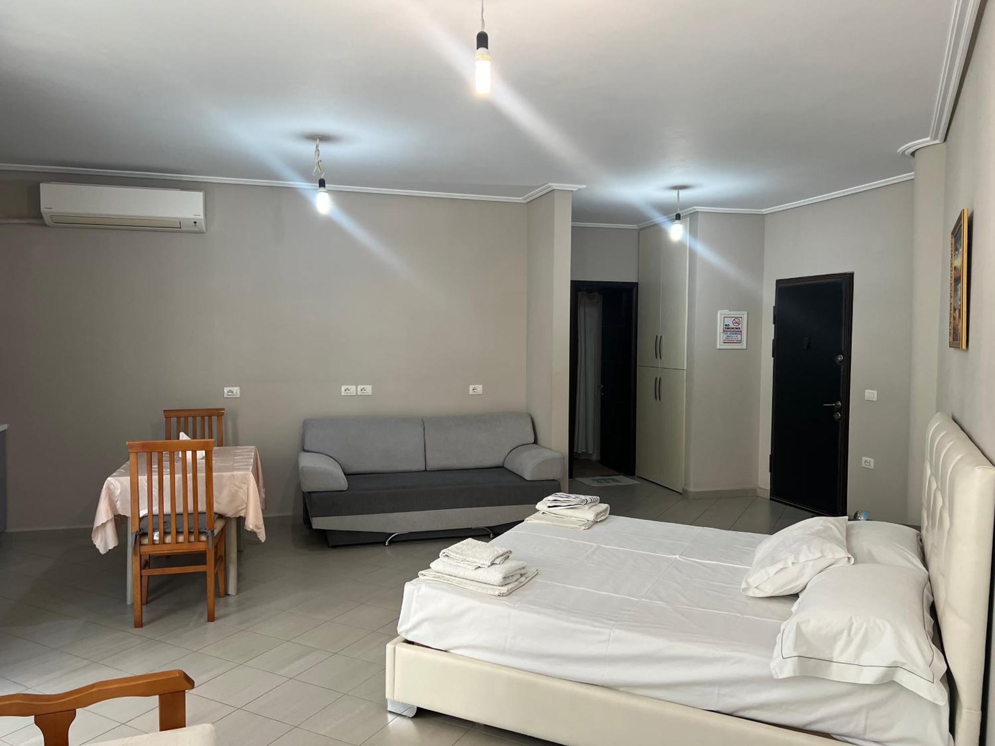 Lorenso Guest House Sarandë 외부 사진