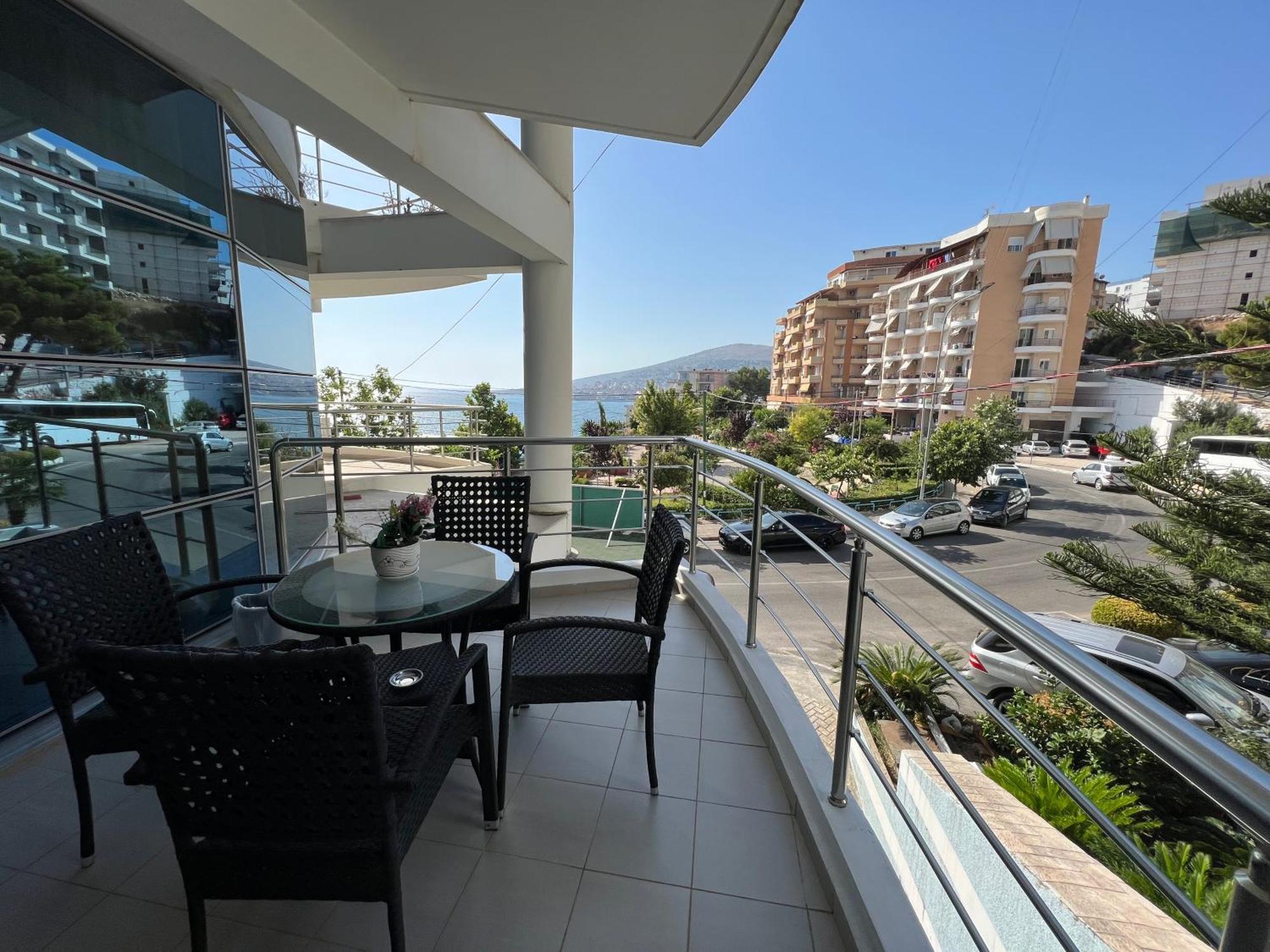 Lorenso Guest House Sarandë 외부 사진